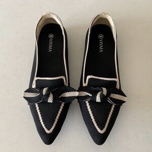 VIVAIA Michelle Slip On Loafer Pointed Toe Bow Black Ivory Size 39.5 NWOT